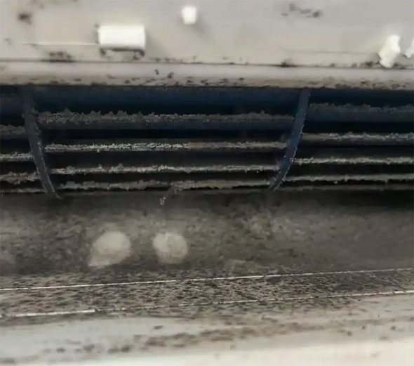 门头沟空调吹的风有股烧焦味是怎么回事